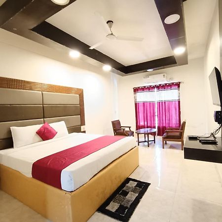 Hotel New Rajdarshan Madikeri Ngoại thất bức ảnh