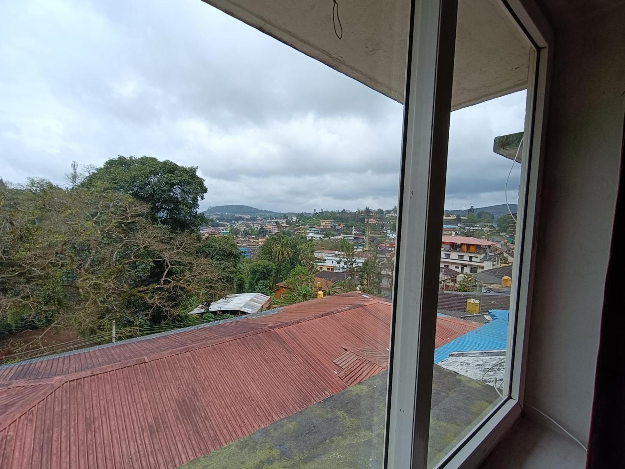 Hotel New Rajdarshan Madikeri Ngoại thất bức ảnh