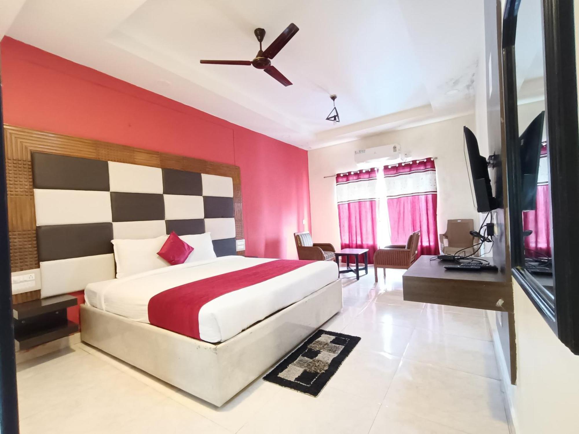 Hotel New Rajdarshan Madikeri Ngoại thất bức ảnh