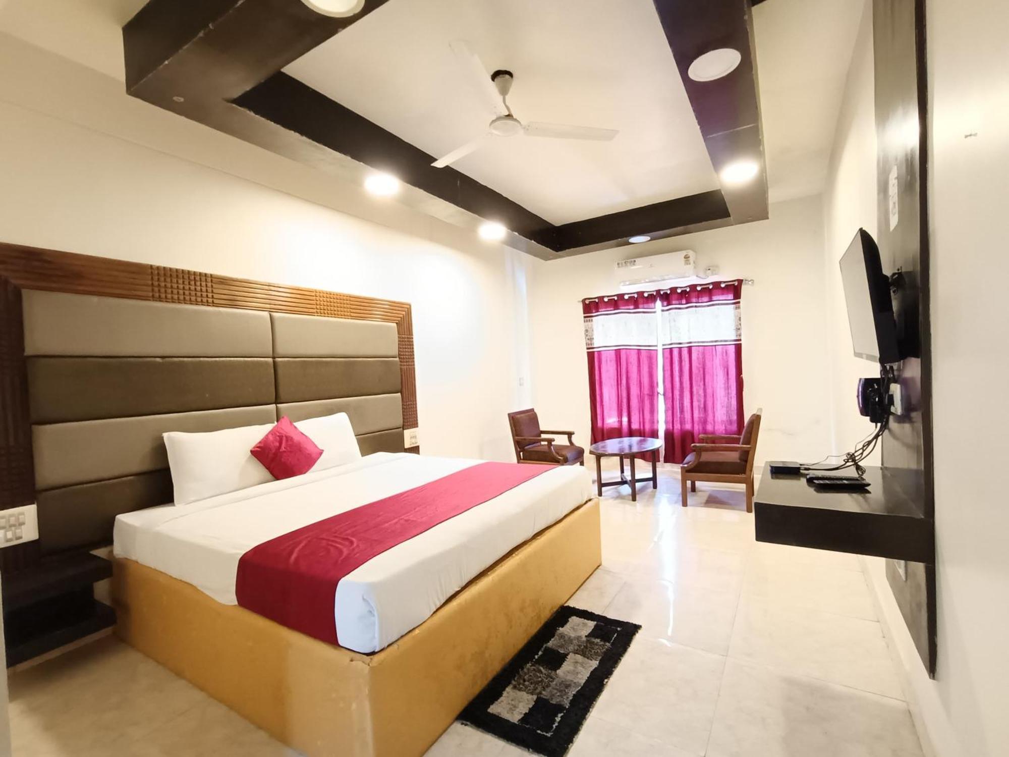 Hotel New Rajdarshan Madikeri Ngoại thất bức ảnh
