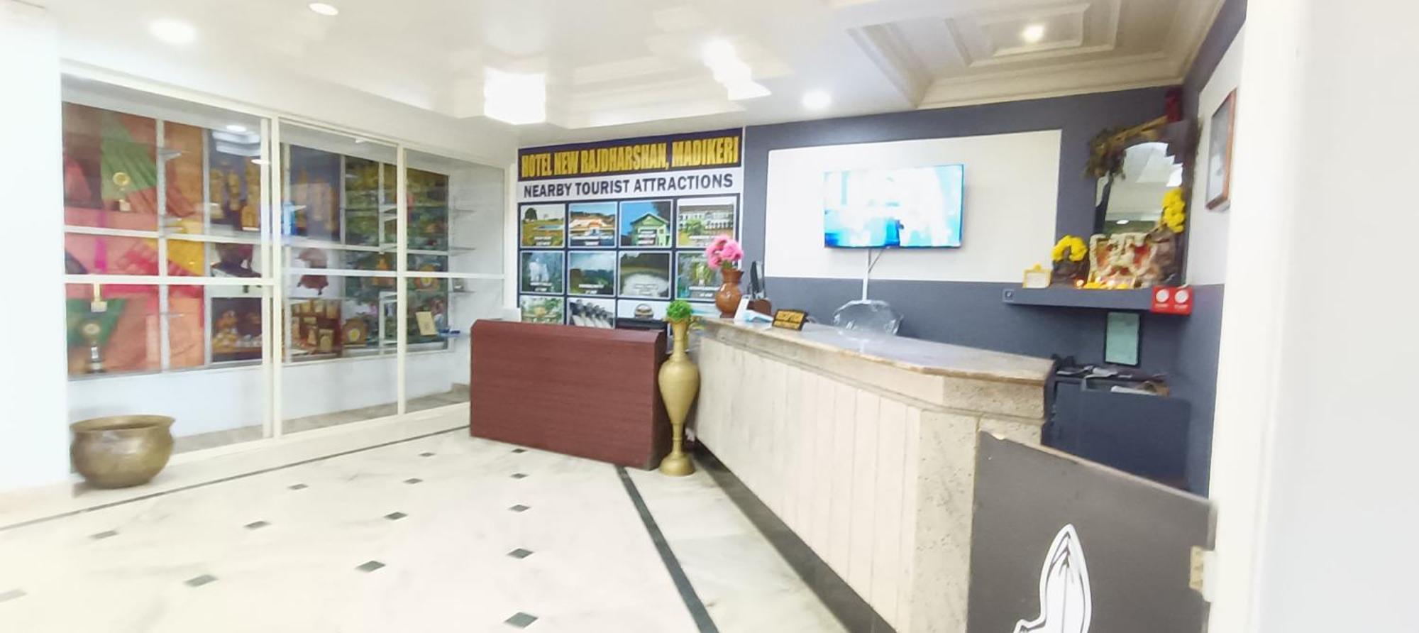 Hotel New Rajdarshan Madikeri Ngoại thất bức ảnh