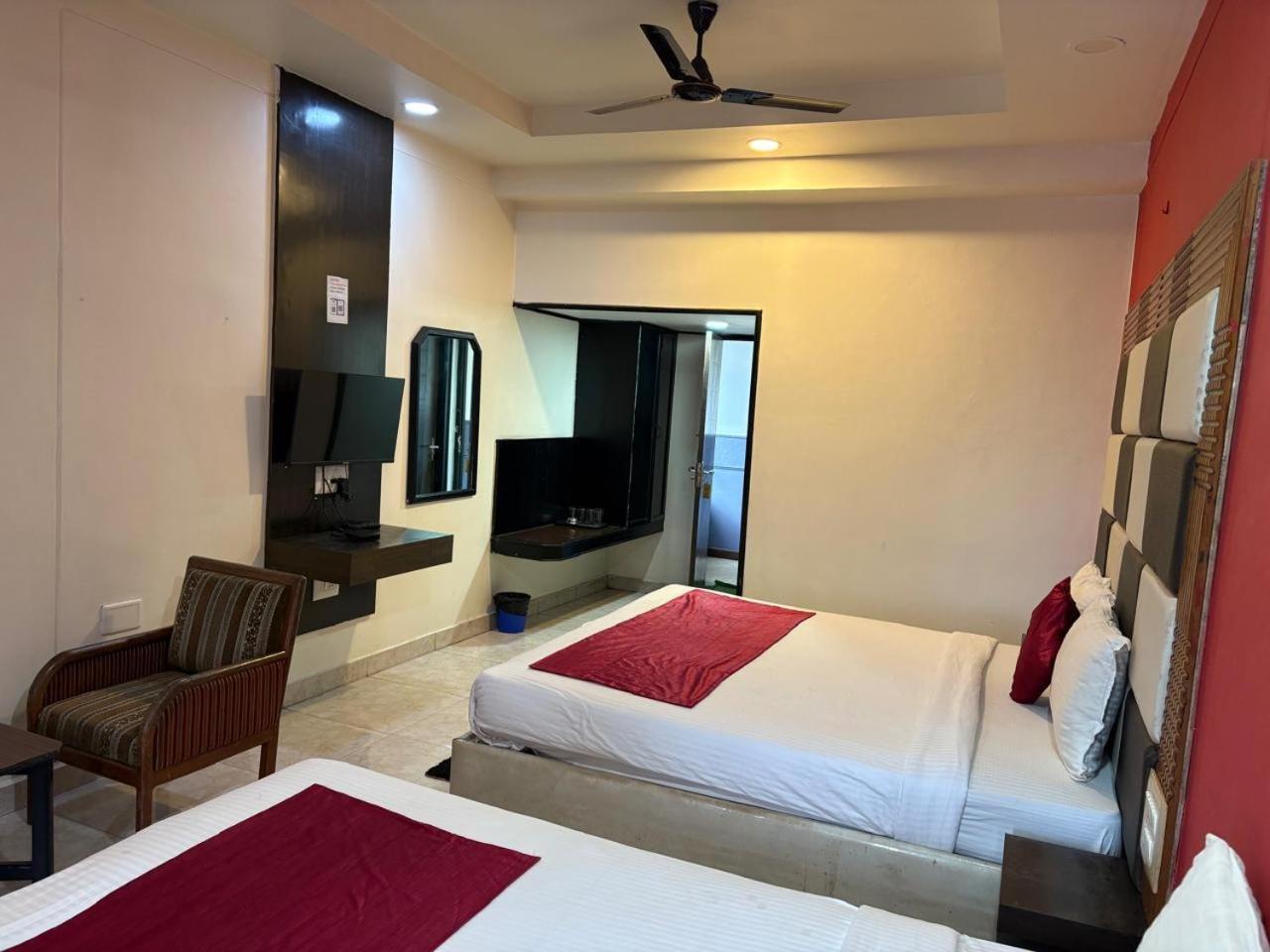 Hotel New Rajdarshan Madikeri Ngoại thất bức ảnh