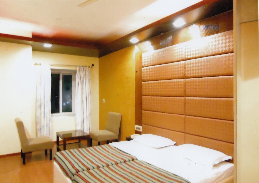 Hotel New Rajdarshan Madikeri Ngoại thất bức ảnh