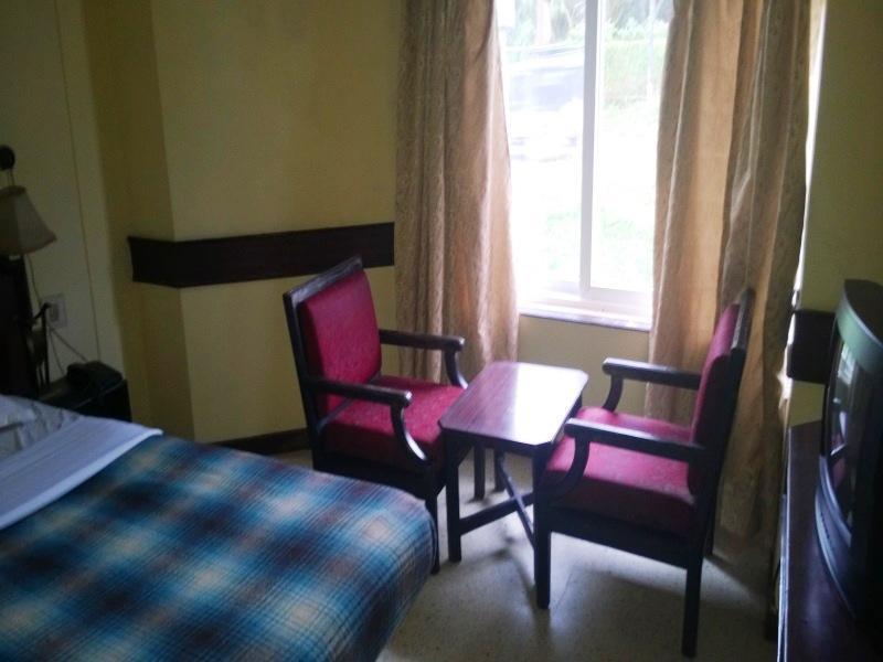 Hotel New Rajdarshan Madikeri Ngoại thất bức ảnh